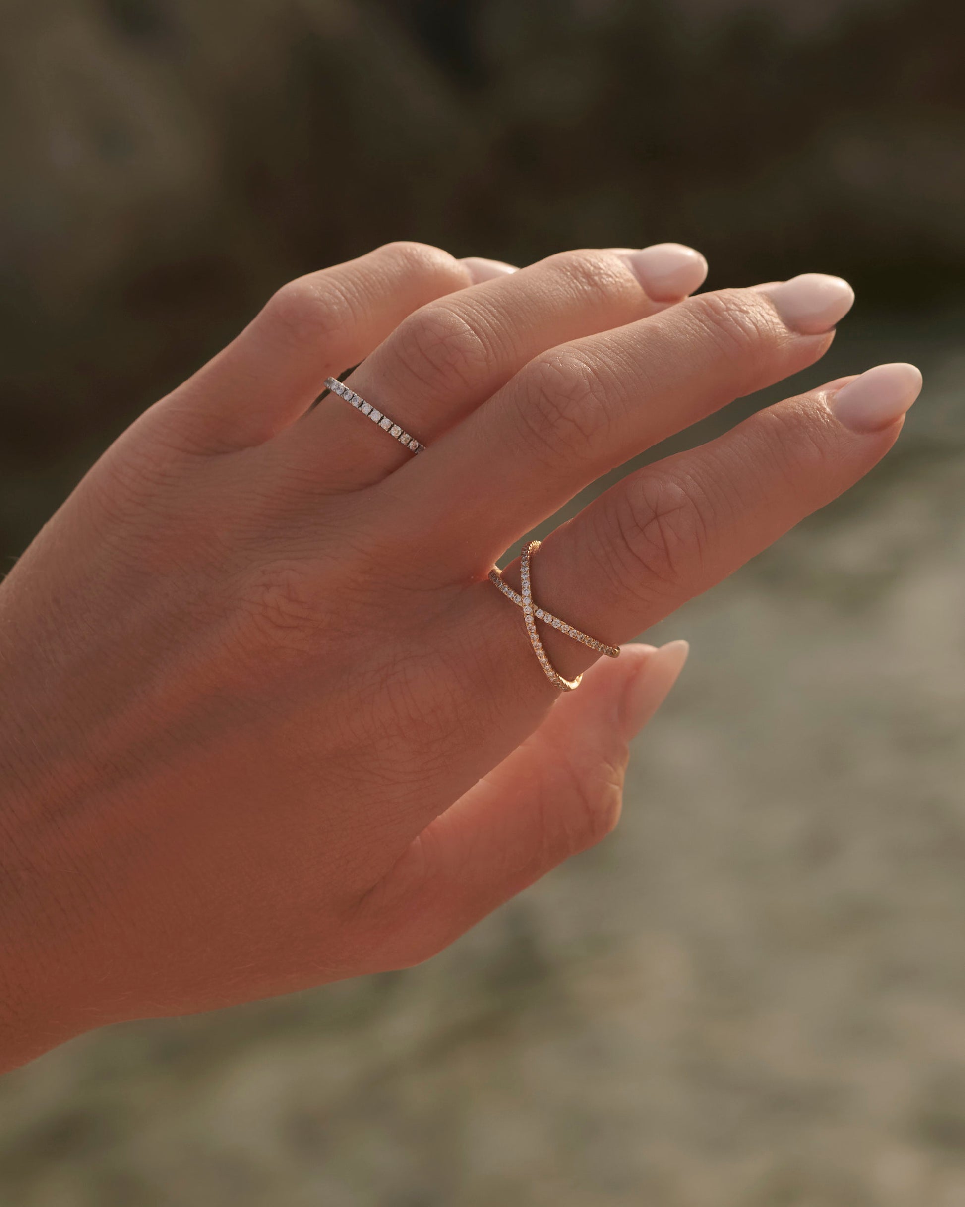 Anello a onda con diamante