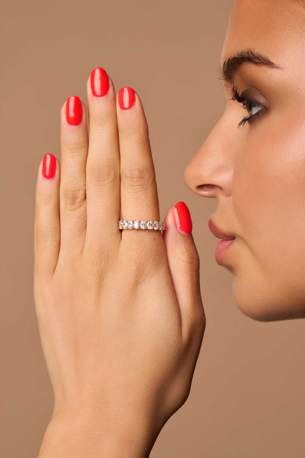 Oval Elegance Anillo de Diamantes